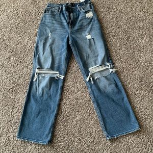 NWT Hollister Ultra high rise dad jeans destroyed style ripped knees Sz 5 short